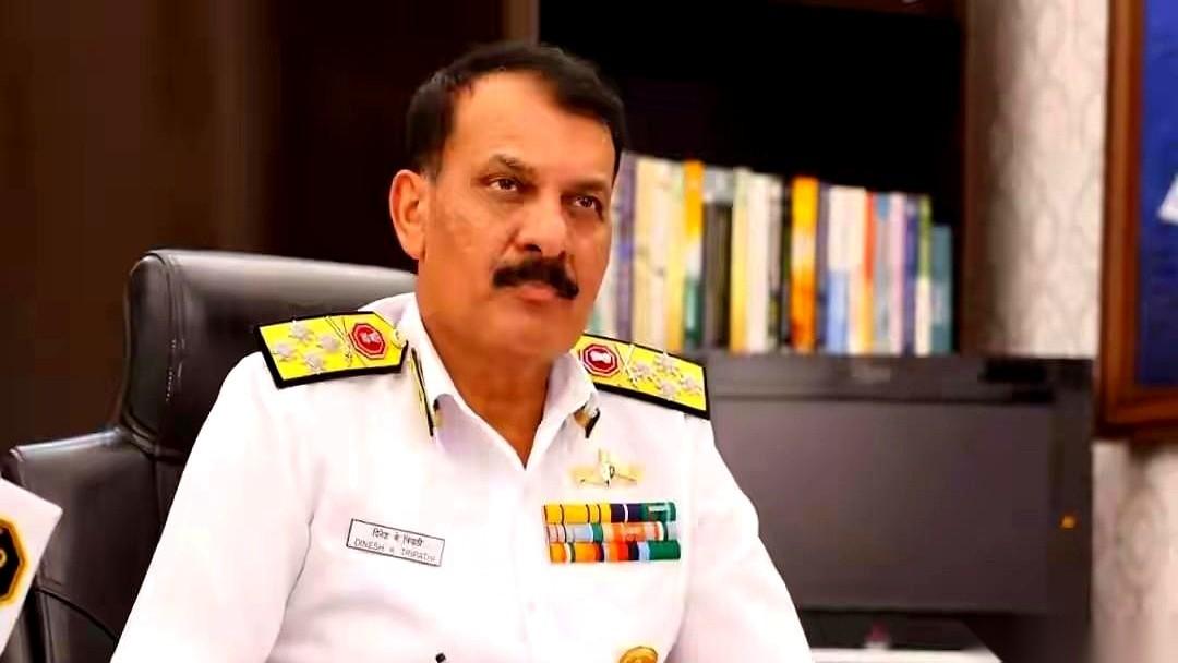 40天，下水一艘军舰。我刚看到这消息的时候，说实话，我以为我看错了。平均一个