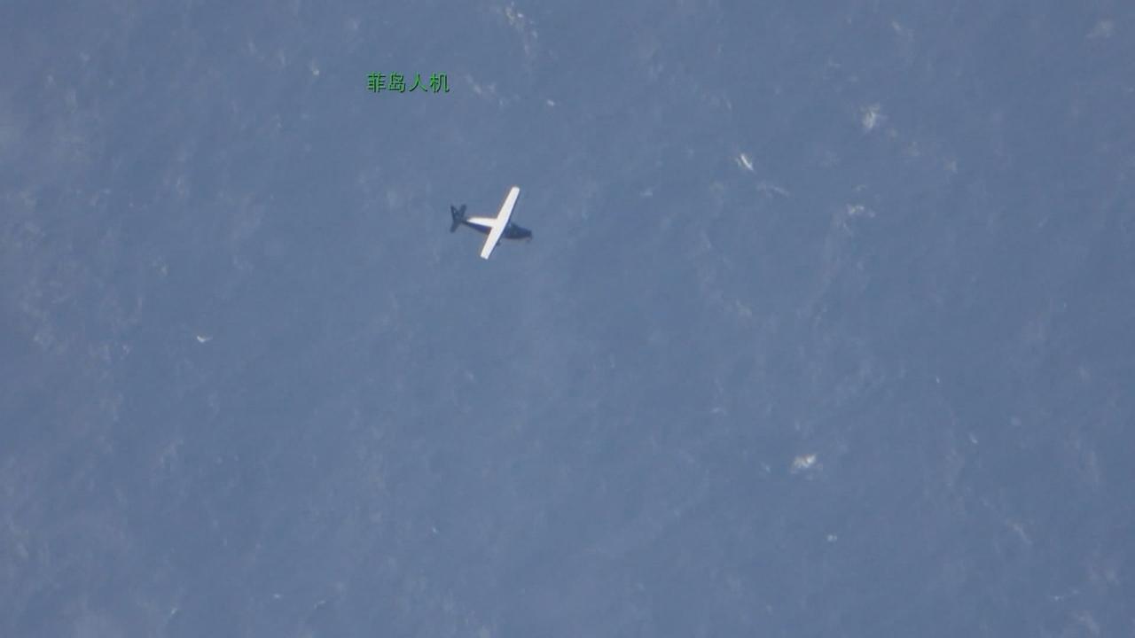 菲律宾低速飞机被挨个锁定，教练-10高空控场，黄岩岛的规矩该重新立了。南部战区在