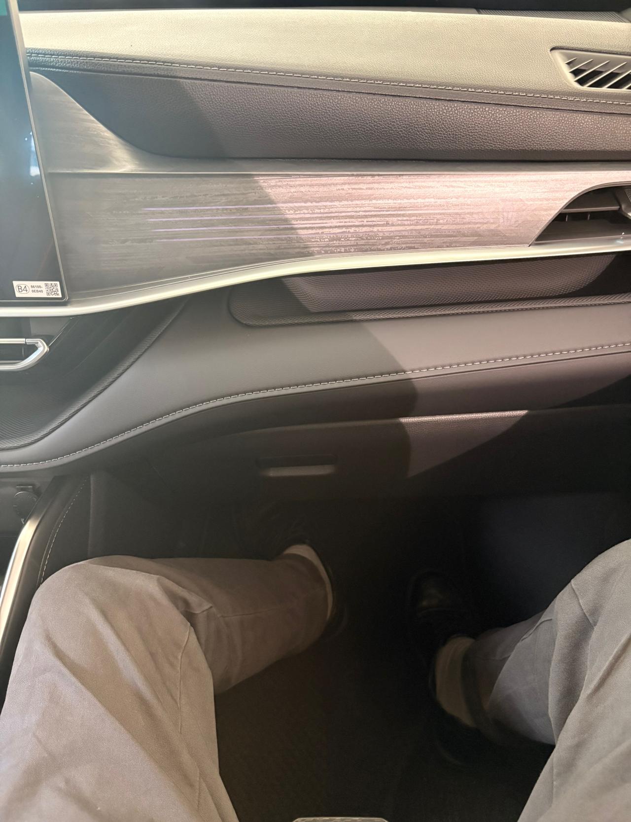 其实吧，现在买车呢，很多人是受到了销售或者周边人的一些怂恿，头脑一热就买了，但是