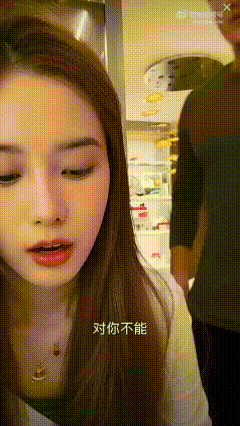 这一挥一扇给人看懵了，怎么感觉黄子韬有家暴倾向……难得看回黄子韬和徐艺洋两口子