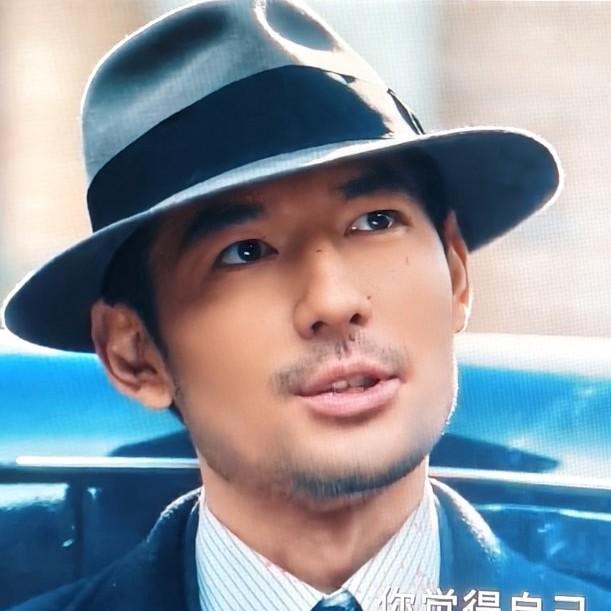 追央视的《醒来》，我完完全全被赵前这个角色戳中了。明面上他是76号总务科的科长