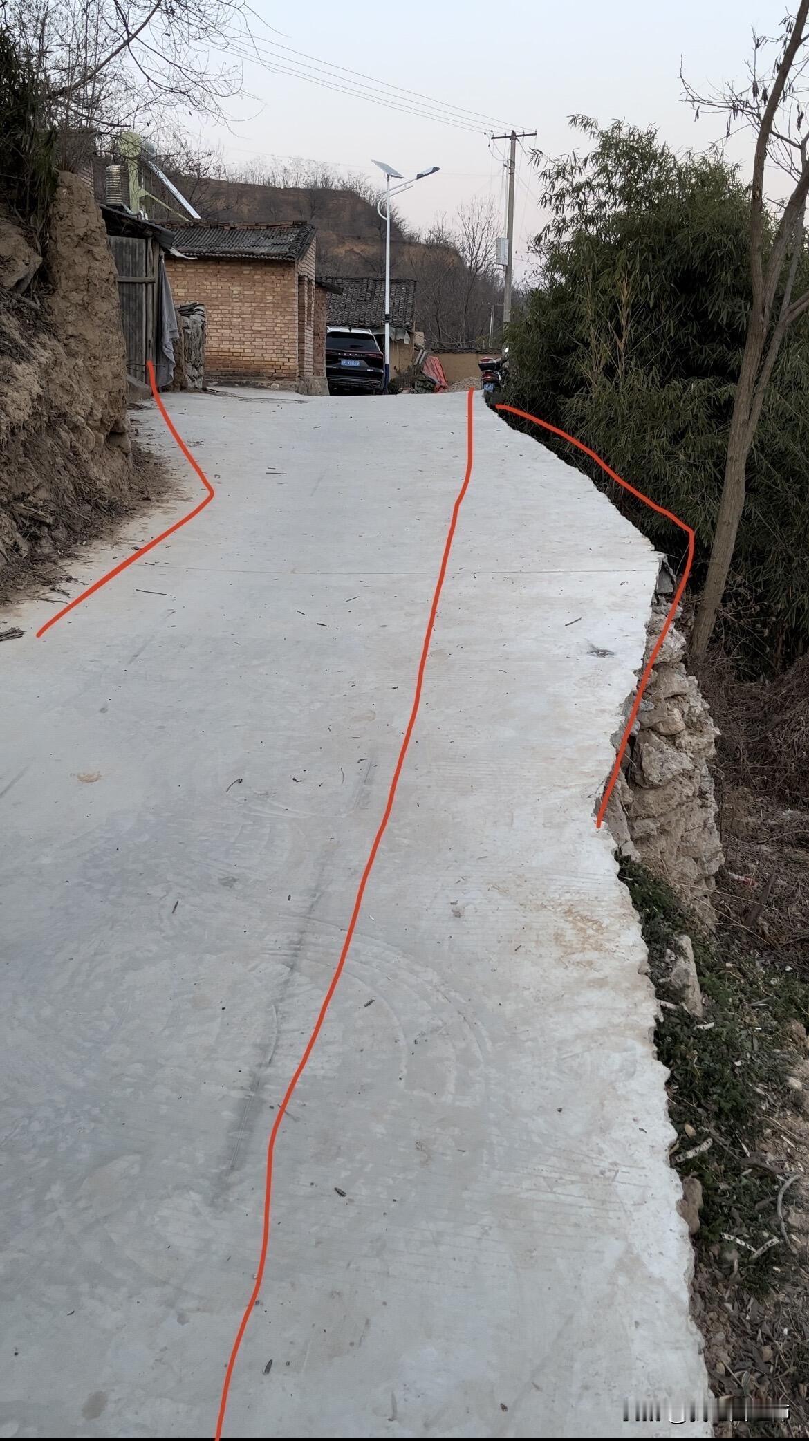 父亲被气倒了怎么办？农村老家盖房的基地趁爸爸外出打工被邻居占用了，怎么办？凸