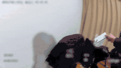 贪小便宜吃大亏，而且还是“买一送一”。浙江一男子吃66元霸王餐，还骂人！民警陪