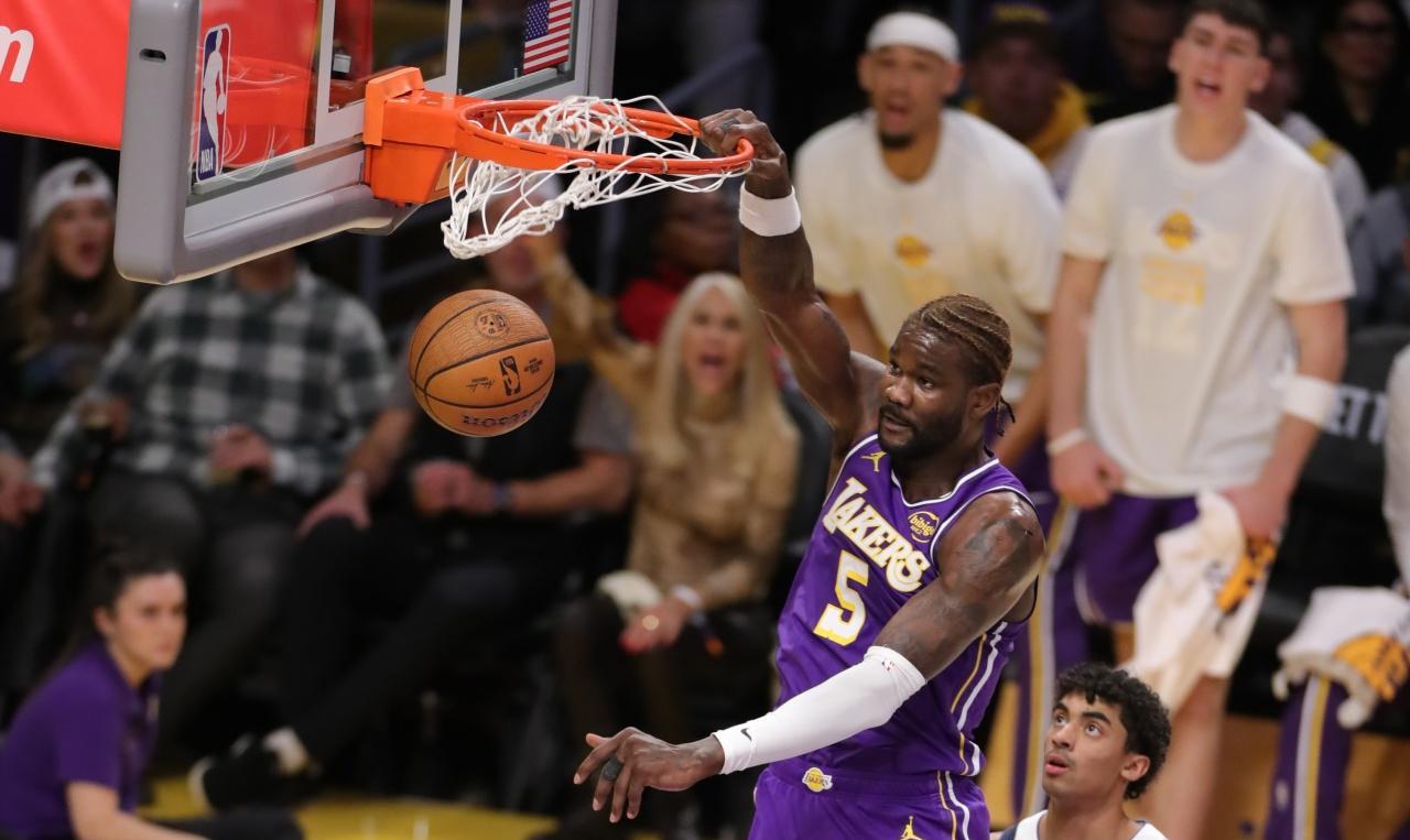 被湖人退货的马克-威廉姆斯和现任湖人内线艾顿，谁更出色！艾顿本赛季至今出战24