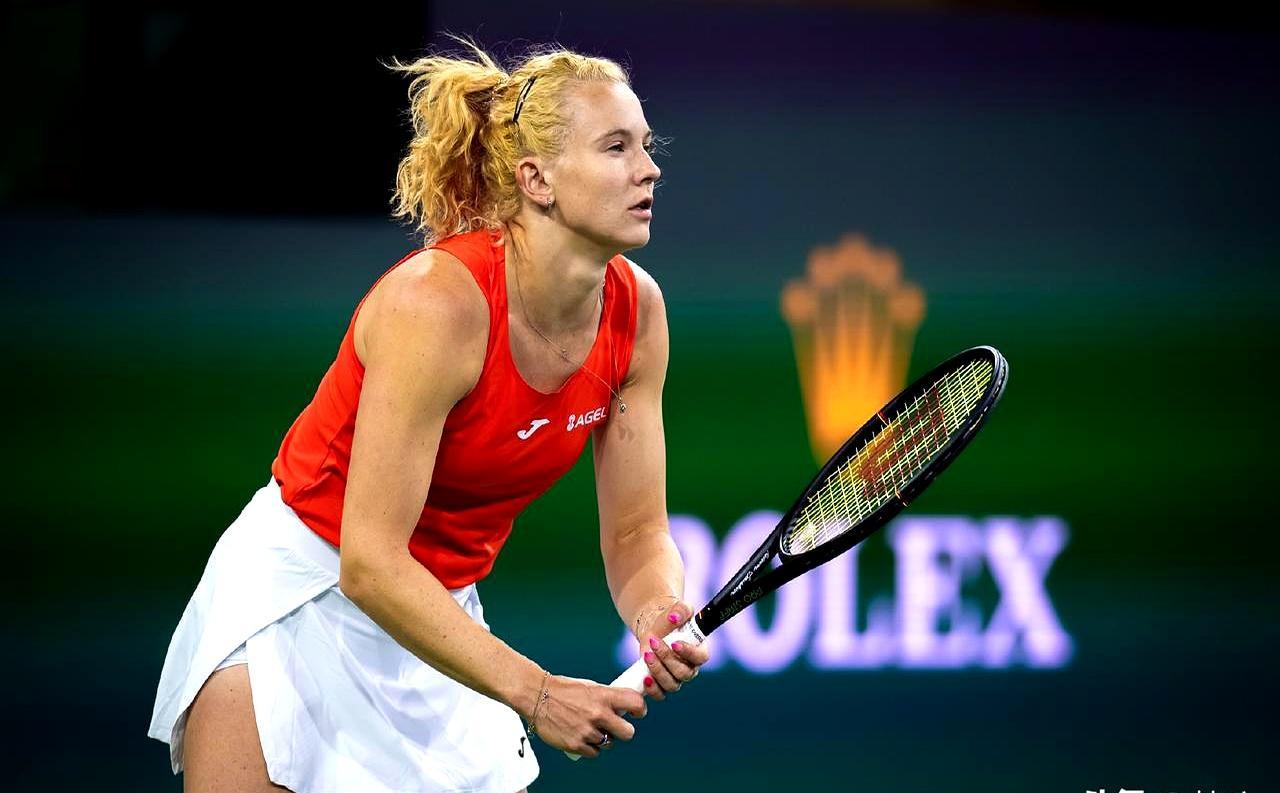 18岁的天才少女，刚拿完职业生涯第100场WTA胜利，转头就亏掉近1000积分，