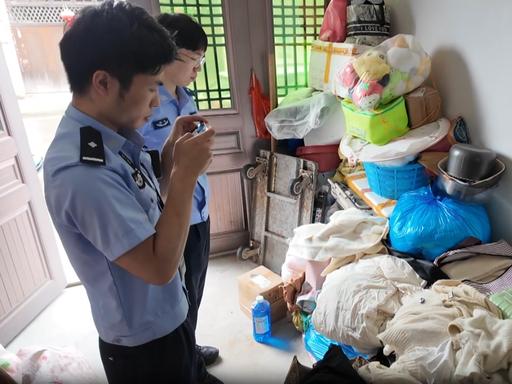 浙江瑞安一女子钻网购平台空子，70多次下单衣服只退款不退货，薅走网店两万多块的货