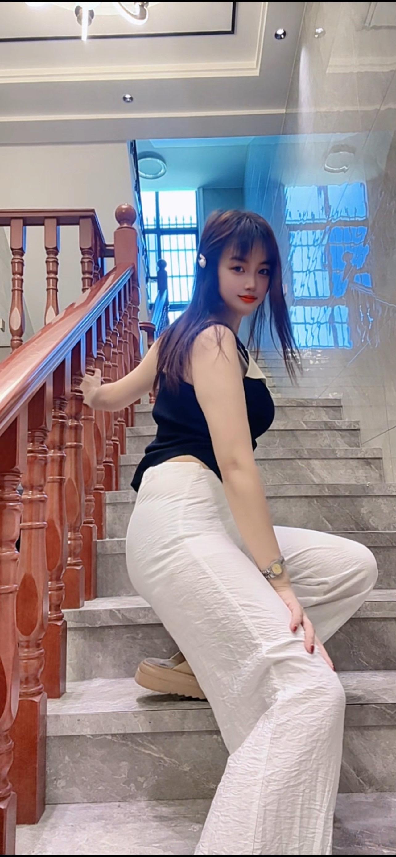 “不是爱无情，是人无情，却假借了爱的名义。后来我才懂，最大的无情，是轻...