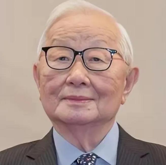 台积电创办人张忠谋，受访时再度语出惊人："我确实认为，我的国家——美国，仍是世界