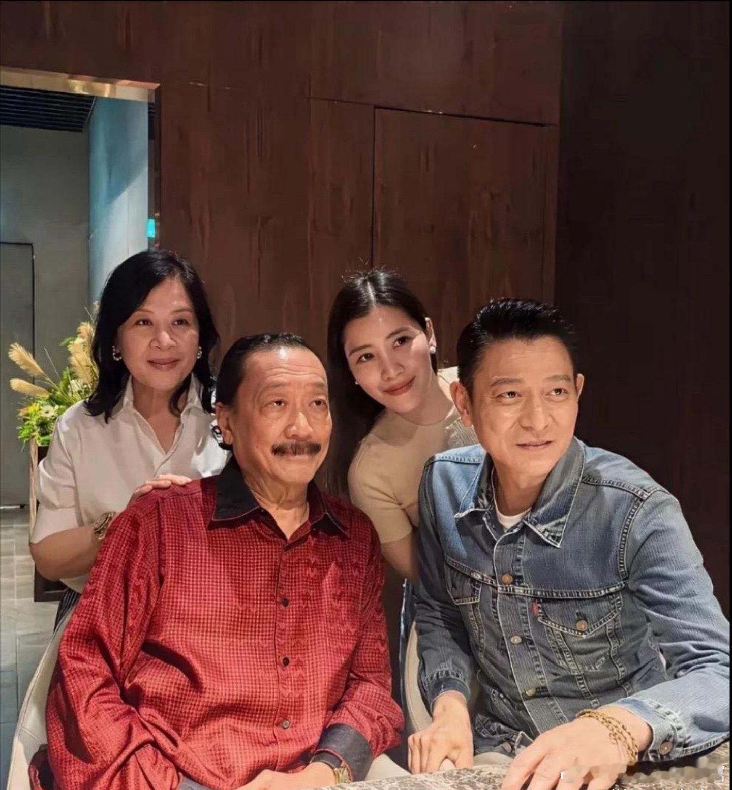 刘德华的一家人