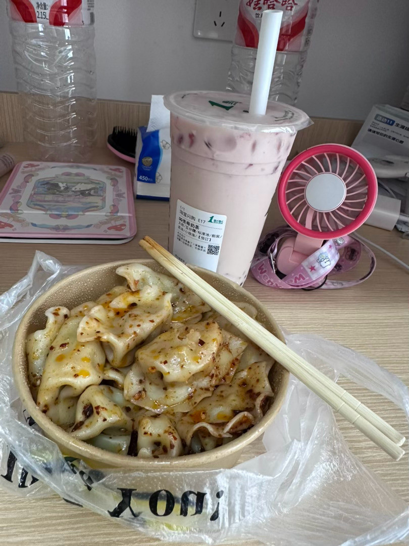 恰饺子恰饺子不要吵架了🤛​​​