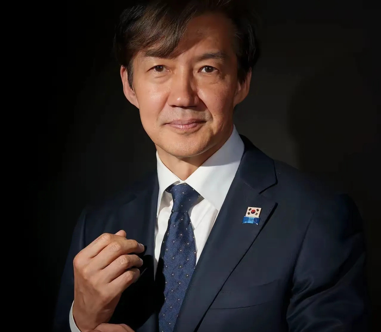 政坛风暴眼：尹锡悦的危机与李在明的反击韩国政坛现在简直炸
