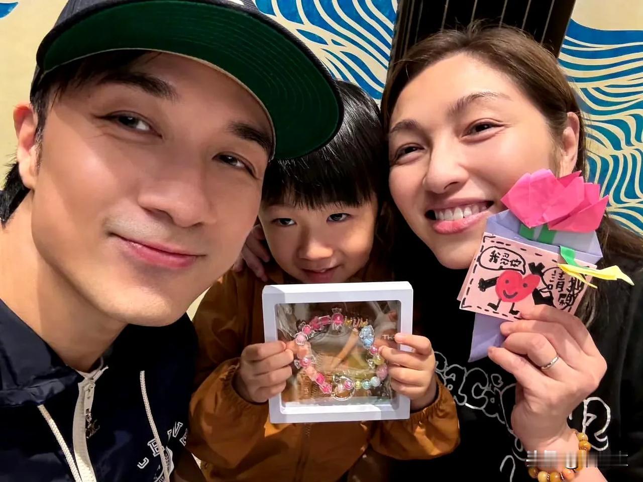 有人说，看到57岁古巨基妻子生孩子的消息后，不焦虑了！确定不焦虑了吗？据悉，