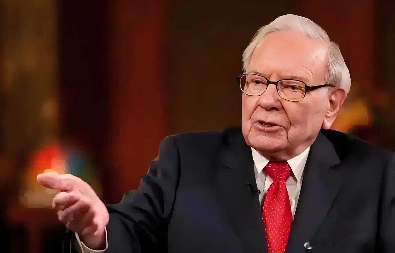 巴菲特给普通人的10条建议，每条都藏着大智慧，哪怕吃透一句都够受用一辈子。1选对