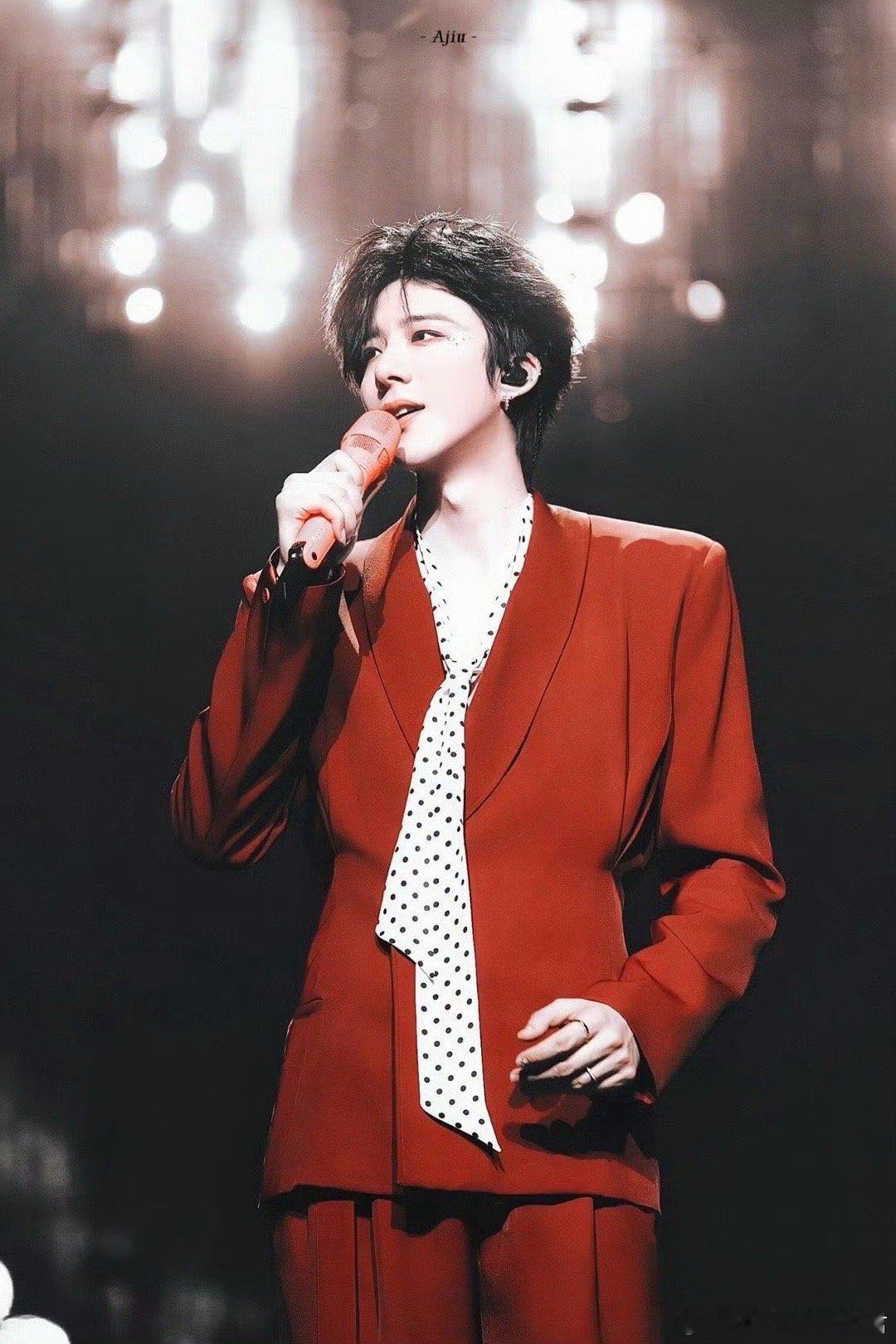 刘宇宁加盟中国唱将以为等踢腿，结果等来了王炸官宣！刘宇宁加盟《中国唱将》，直播里