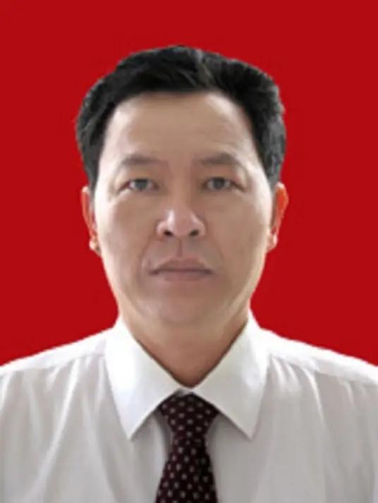 1984年，战斗英雄杜海山被被妻子告上法庭，妻子含泪控诉：每月70块钱的