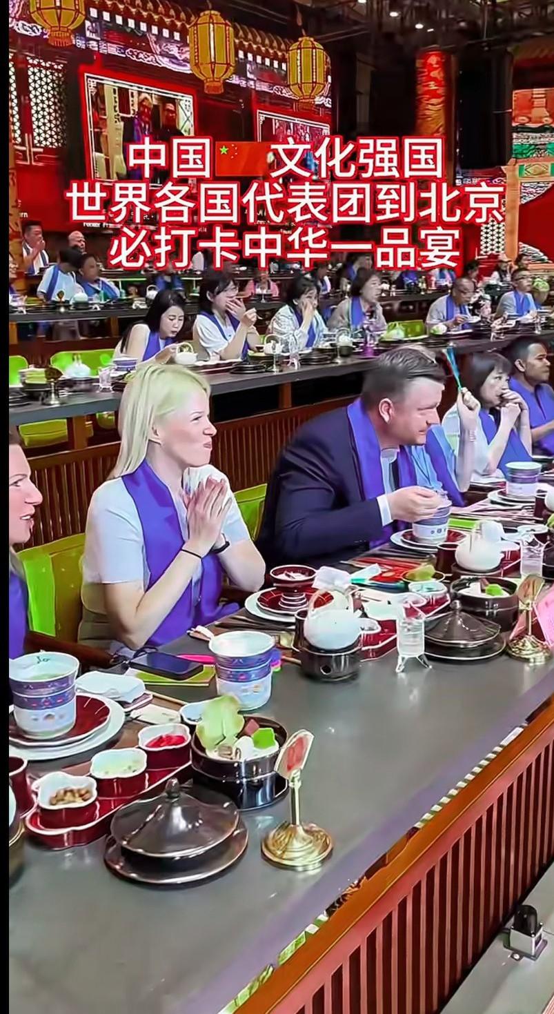 让世界看到中国的美，16亿中国人，祖国的强大，人民的娇傲，中国人是最善良的，用