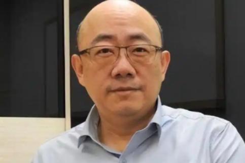 台湾郭正亮提出问题，两岸统一时大陆要在岛上驻军，那么台湾的十七万军人怎么办？这就