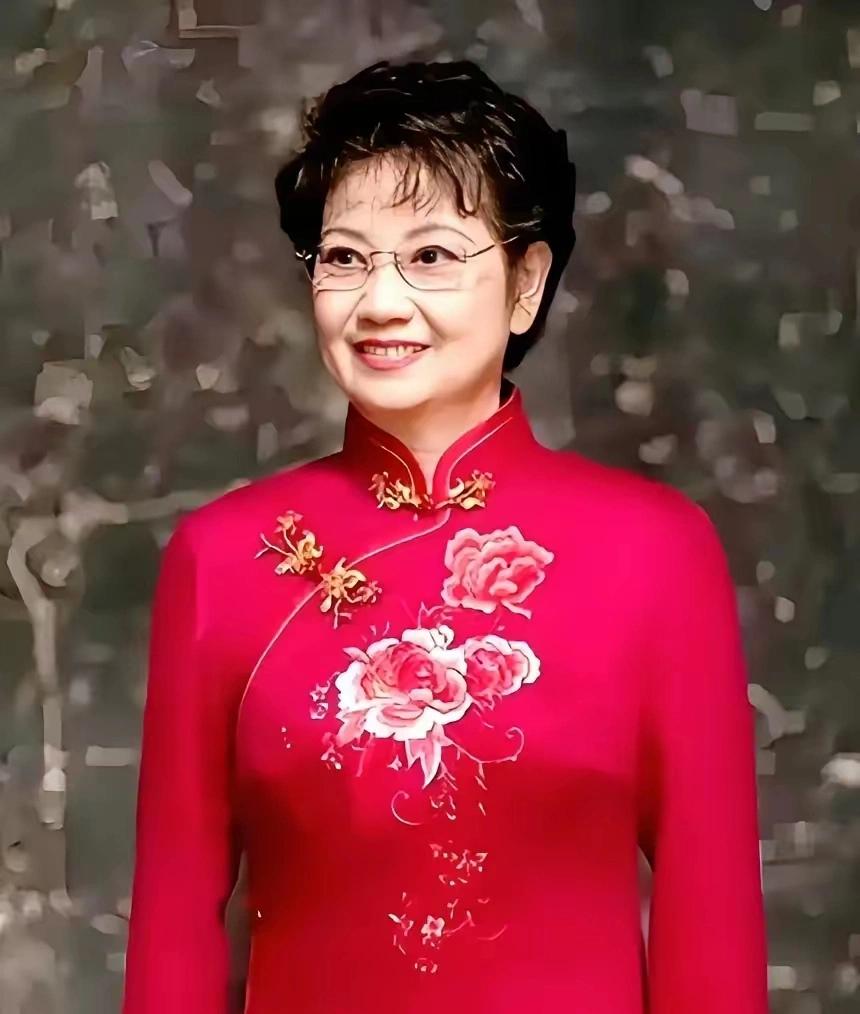 国家京剧院发的消息，说是今天凌晨走的，79岁。前阵子就听说她住院了，住了两三个月