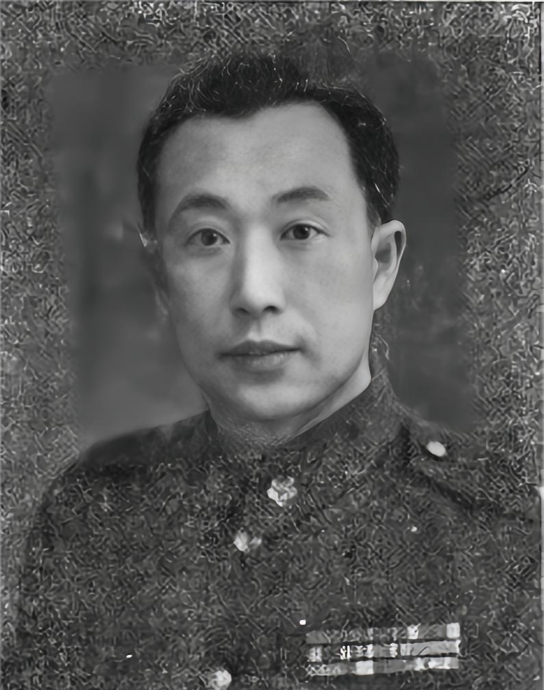 1950年，国民党中将李弥逃到台湾后，却惨遭弃用，正当他绝望时，蒋介石找到了他：