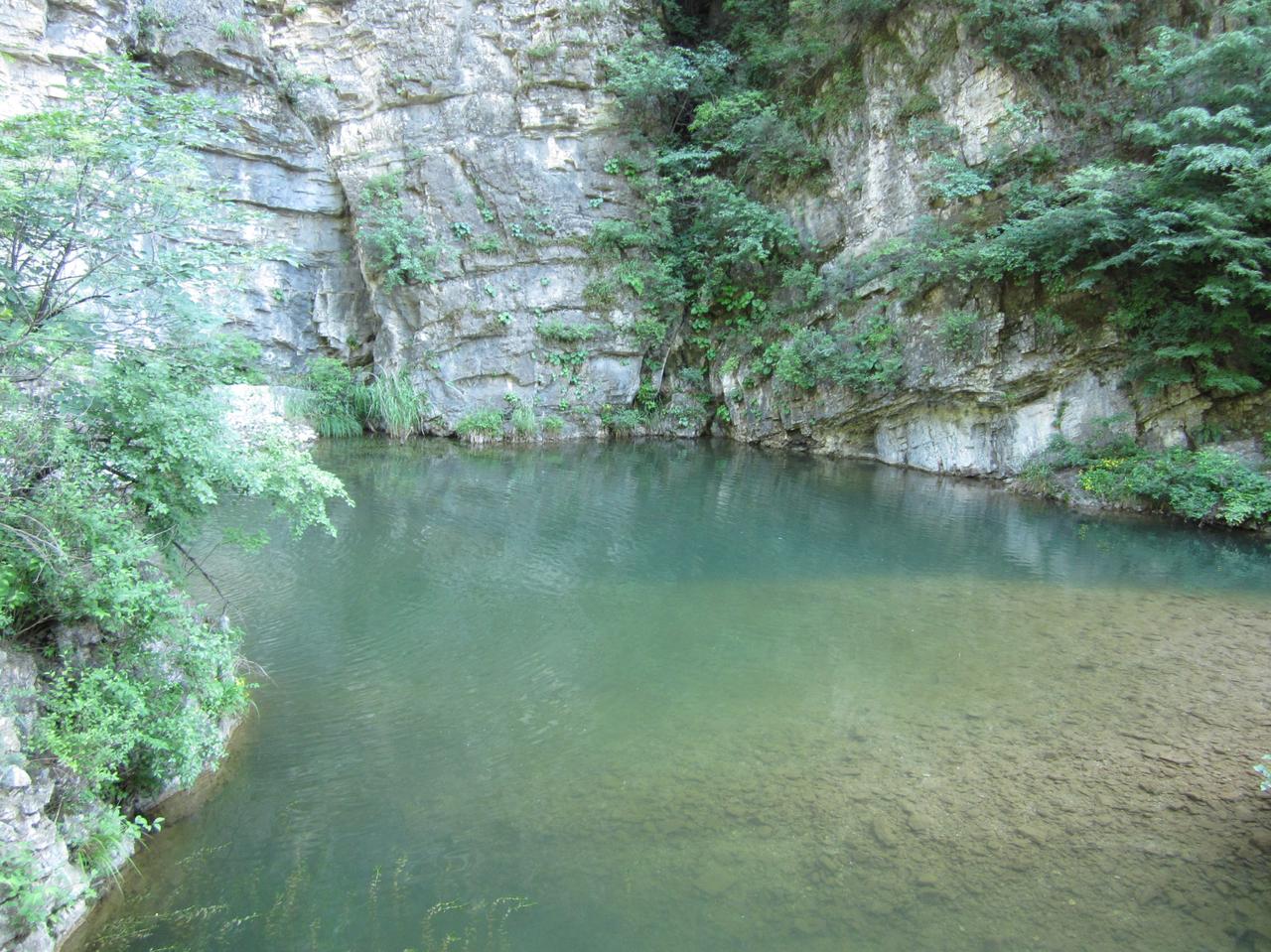 美以达成停火协议后，小以依然对波斯猫本土进行了轰炸！波斯猫又被美以欺骗了？4