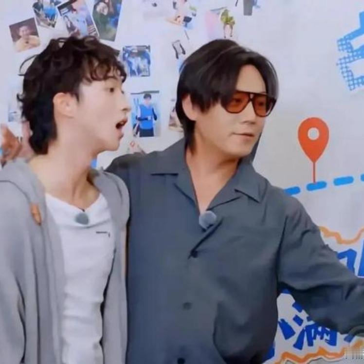 秦昊当继父没演！细节暖到恩利认亲爸，这课该学庾澄庆采访叹气：儿子恩利不太搭理