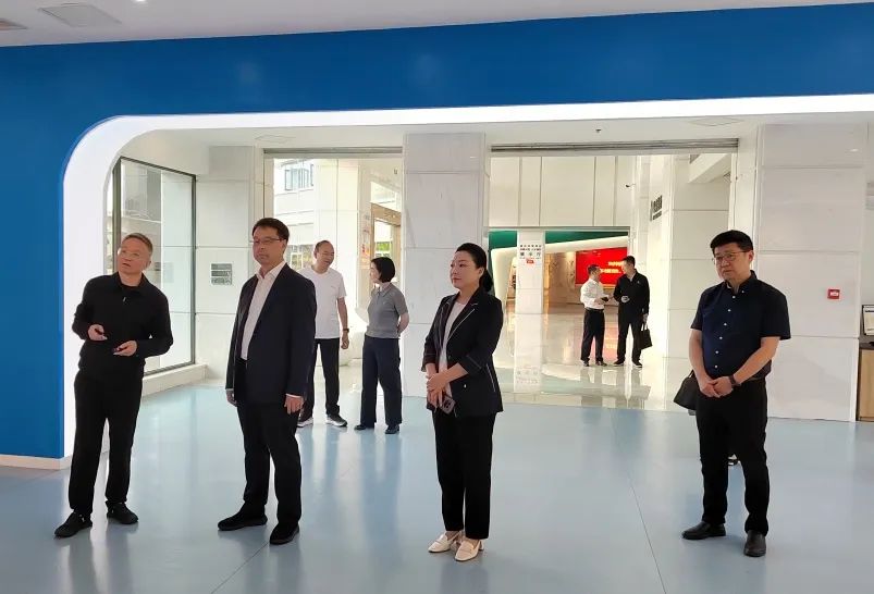 重庆市副市长但彦铮率队深入华森制药开展调研指导工作!