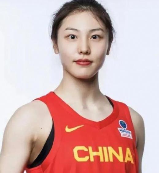 女篮这六位球员，颜值与实力并存，太吸睛！