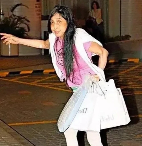 2014年长女何超英去世，赌王以“白发人送黑发人不吉利”为由拒绝出席葬礼。同样赌