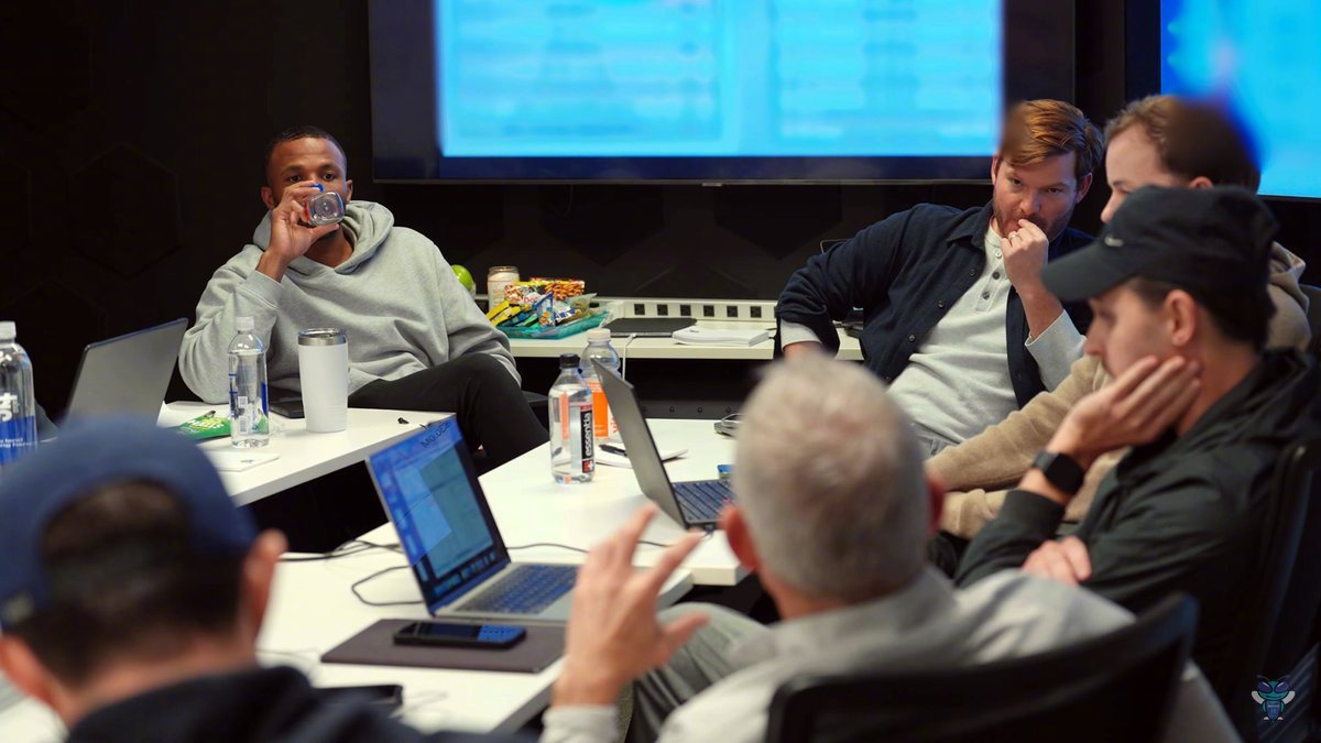 科技改变选秀！夏洛特黄蜂的新管理层在2025年选秀前，使用了一套由AI驱动的计算