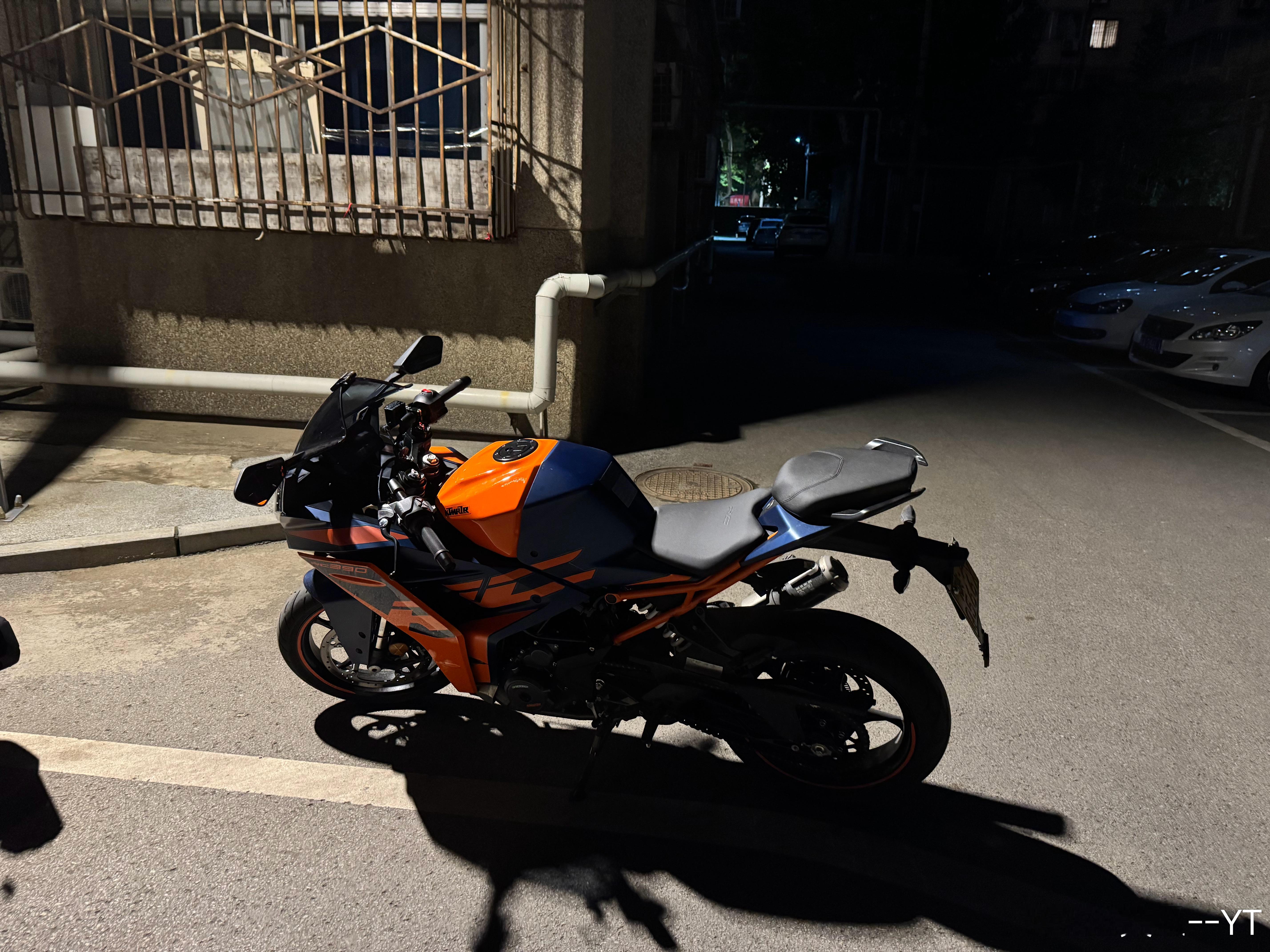 一车亦景今把两轮也卖掉了，接下来要安心找新的玩具了[思考]​​​