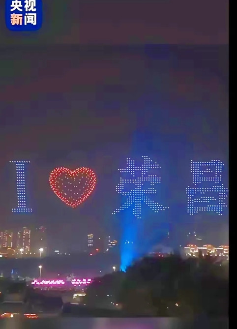 原来如此！终于明白为啥邀请环卫工人吃家宴的是万区长，而非高书记。高书记忙着和