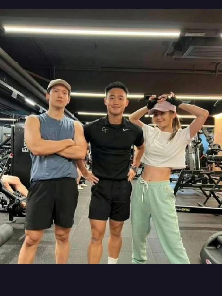 从学员到恋人的关键节点+相处细节1.初识与好感萌芽（2025年初）