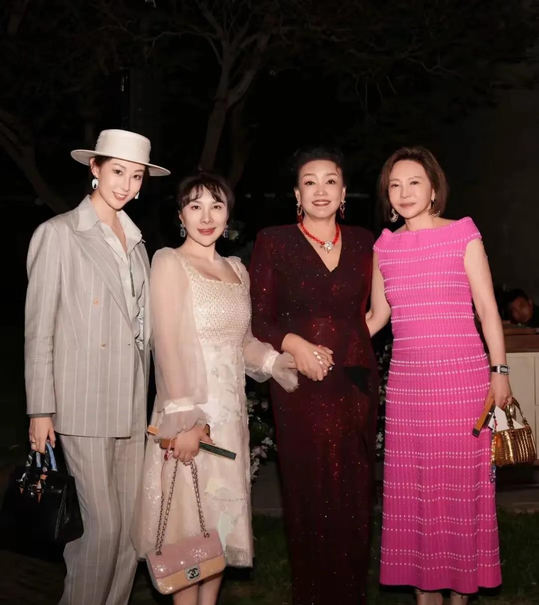 汪小菲的婚礼很低调，但是张兰却在两段发言之后变得更加令人不可思议并迅速火出圈，为
