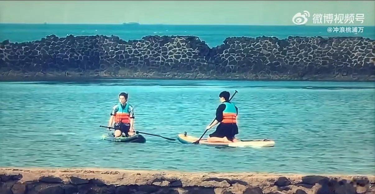 王鹤棣王鹤棣人夫变船夫亲爱的客栈2026亲爱的客栈热血船夫棣棣上线！挥桨逐浪的样