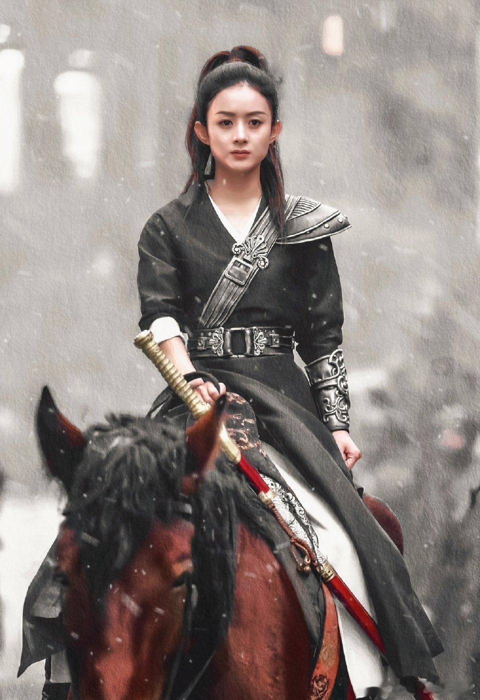 当时花千骨很火，拍楚乔的时候导演还想让她扮可爱，但她坚定地说楚乔失忆不失智，她不