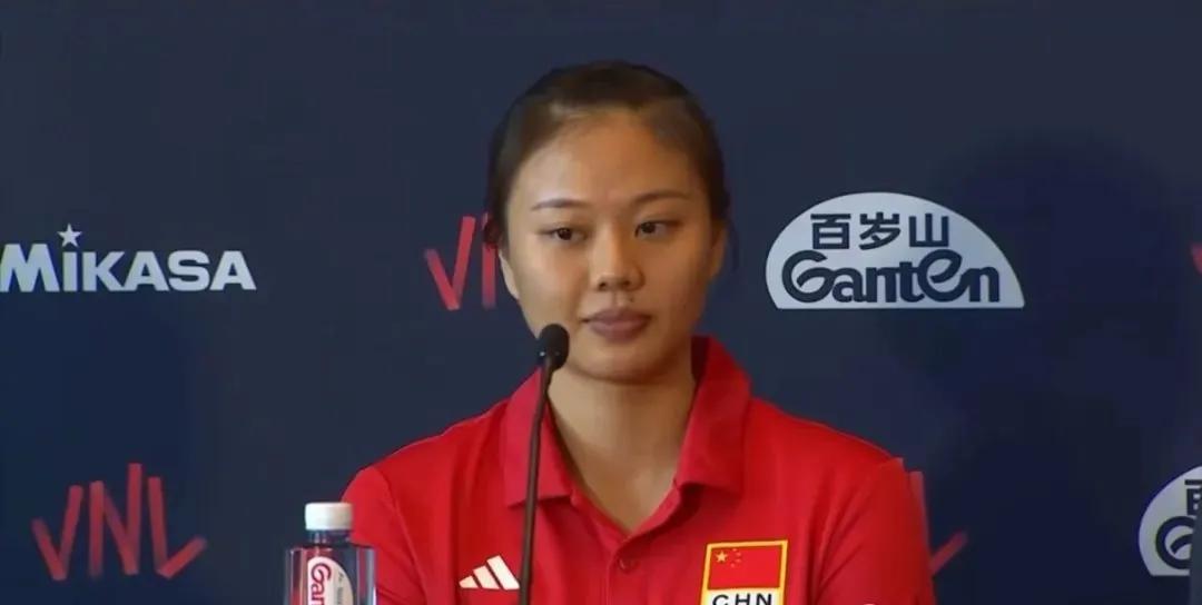 龚翔宇：留洋美国自身短板限制她的发展8月8日美国女排联赛官方正式官宣了中国女排