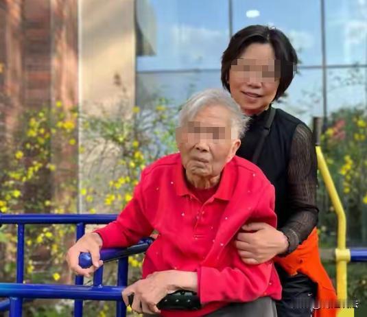 一位7年护工李娟的自白：只要老人进了养老院，九成以上就再也回不了家！（信源：