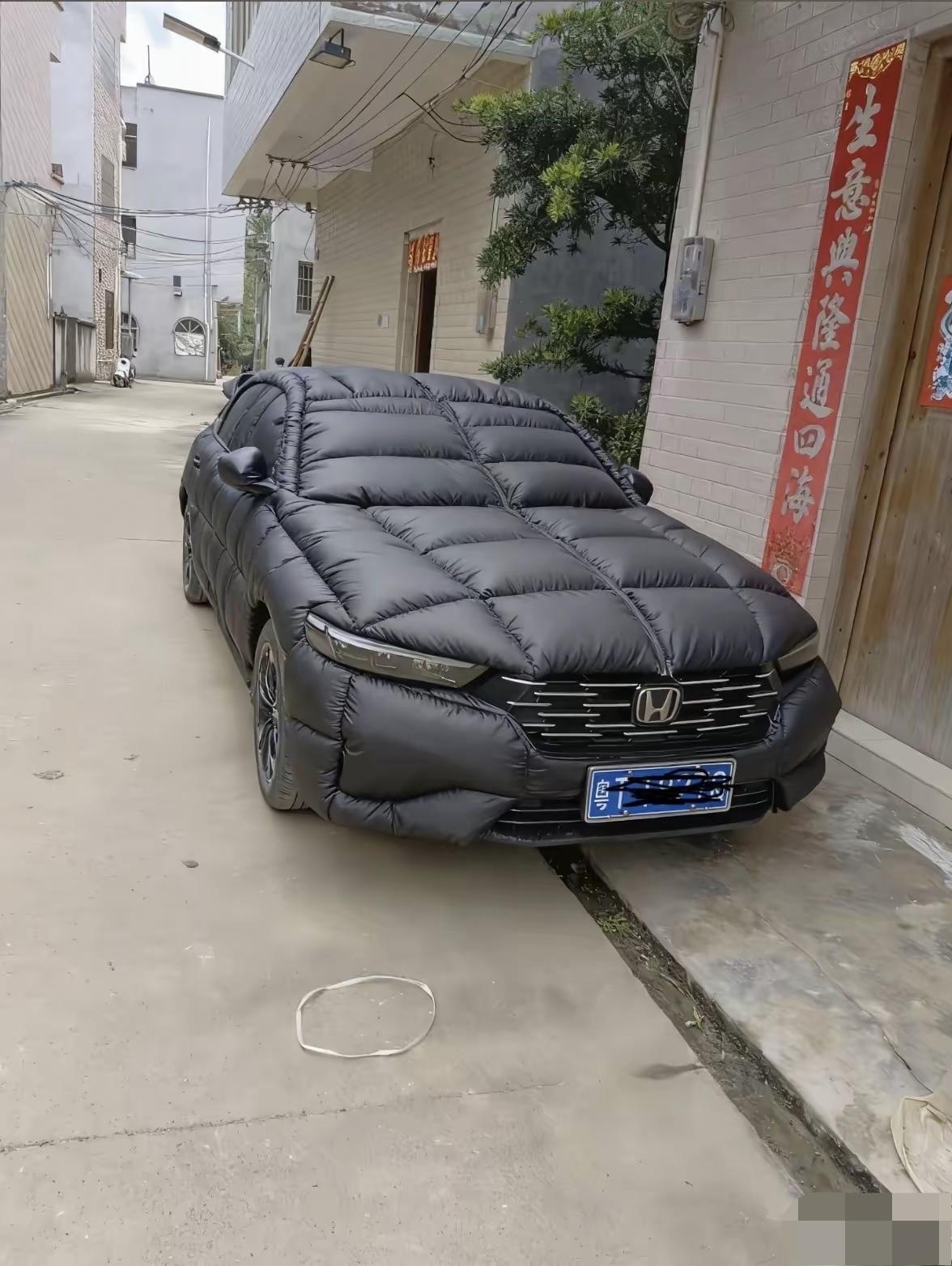 再裹的严实点都不知道你是什么车了[笑着哭]