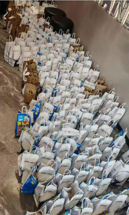 好夸张的外卖大战。。。。。。