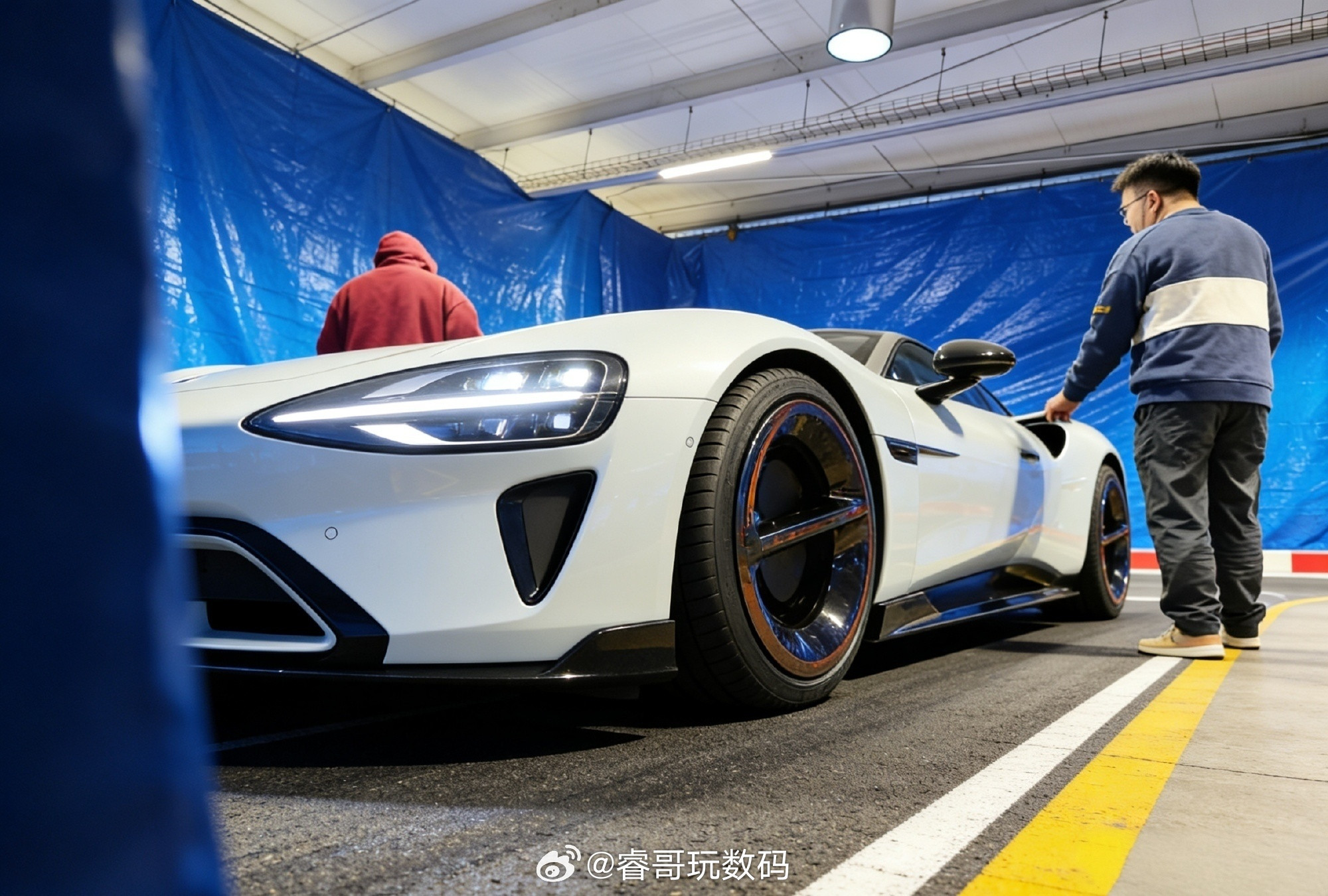 小米超跑年轻人的第一辆超跑？很帅啊