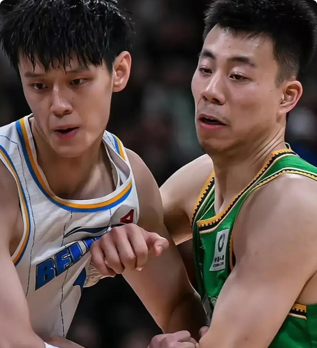 CBA十大现役本土锋线球星！1.胡金秋——26岁，现效力浙江男篮。2.朱