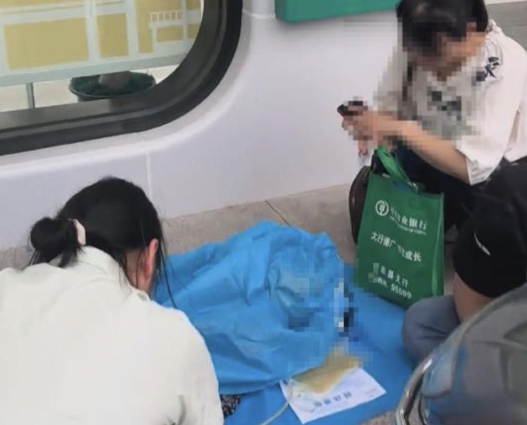 果然还是出事了！湖南株洲的重病老人取钱，被银行要求亲自到场办理，结果在办理业务中
