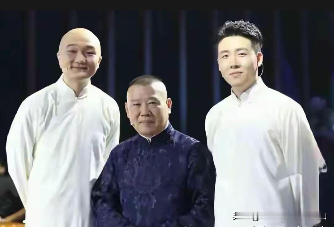 不少粉丝心里还抱着一丝期待，会不会有曲艺界重量级前辈站出来，缓和郭德纲当下这场僵