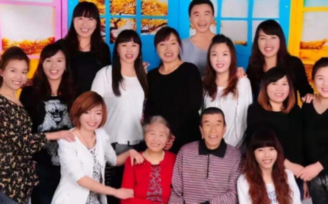 山西吕梁，夫妻连生11胎女儿。为拼儿子，家底掏空，丈夫丢工作，妻子身体拖垮。47