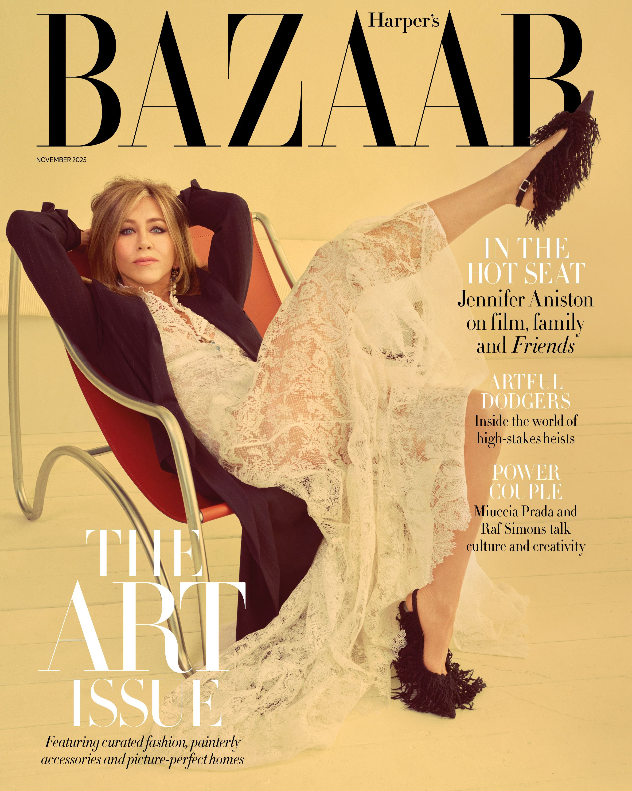 美翻！安妮斯顿登上英国《Harper'sBAZAAR》杂志11月号封面及写真美