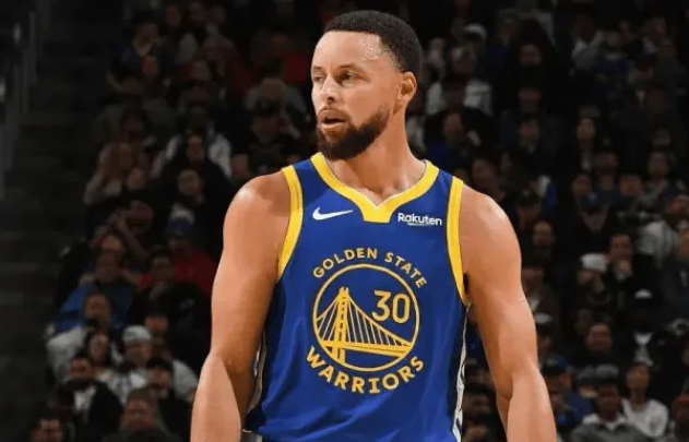 NBA常规赛，勇士120-127不敌森林狼。本场比赛，勇士队球员斯蒂芬-库里出