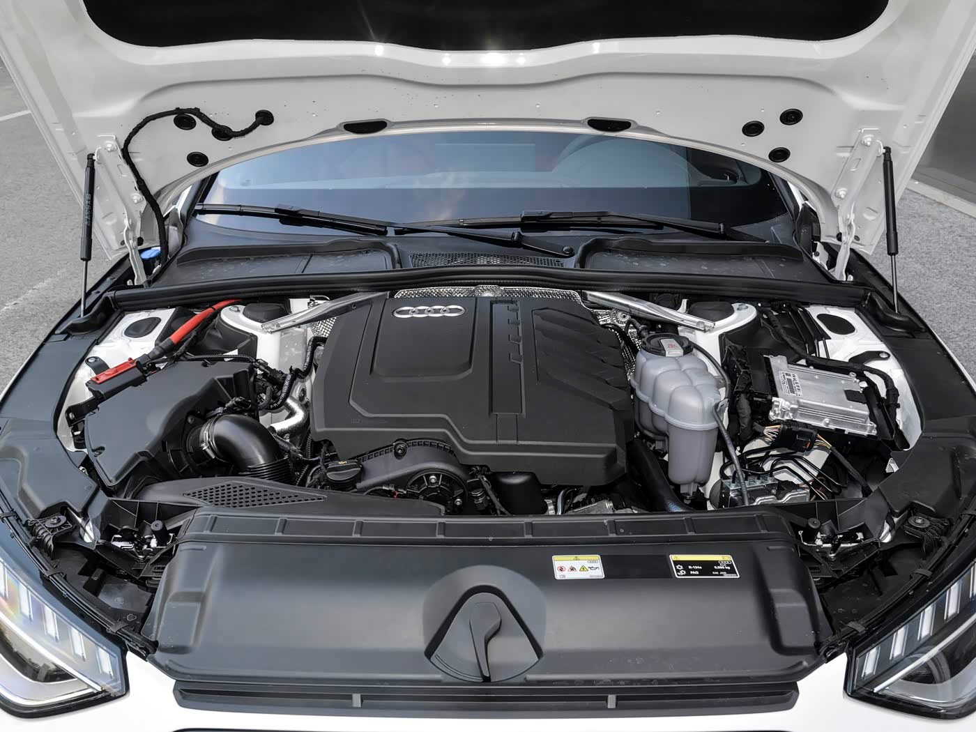 车市观察以前大众奥迪的一代二代EA888发动机是让人头疼的，容易烧机油、拉缸，