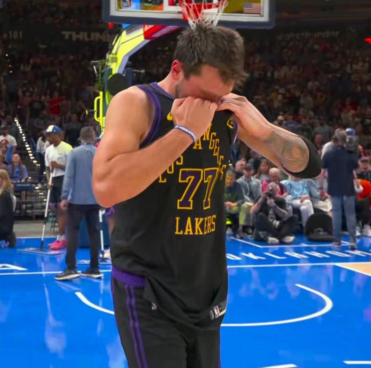 NBA洛杉矶湖人最早消息爆出东契奇返回欧洲治疗时候，我就猜到应该是去西班牙，利