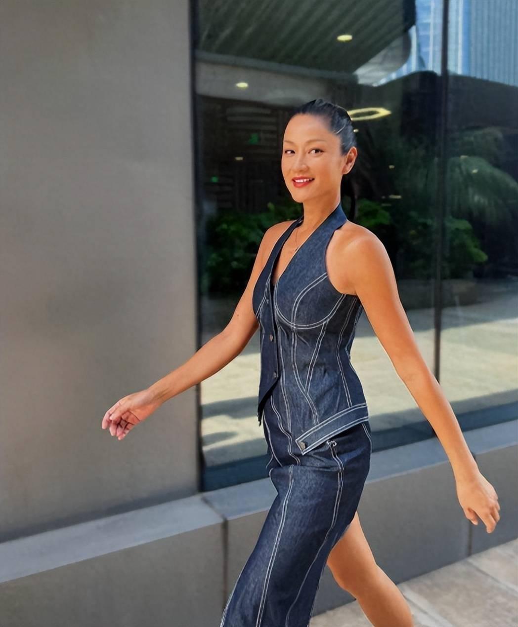 差点又要被瞿颖给笑死！看完百变大咖秀后，总有人忍不住回想那些让人笑到肚子疼的瞬