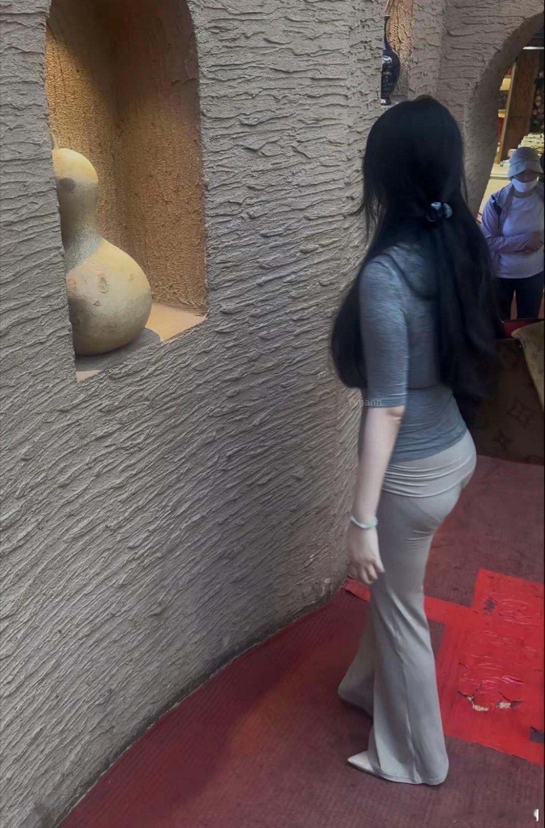 闺蜜去新疆旅游，她说热晕了！[汗]​​​